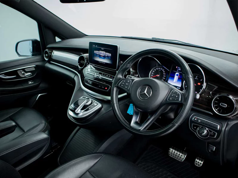 Vehicle Image for 18/25for Mercedes-Benz V-Class V250d Avantgarde Auto