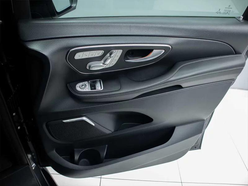 Vehicle Image for 22/25for Mercedes-Benz V-Class V250d Avantgarde Auto