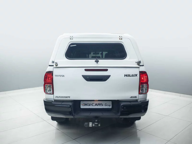 Vehicle Image for 13/24for Toyota Hilux Double Cab 2.4 GD-6 4X4 Raider 6AT
