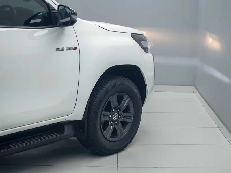Vehicle Image for 7/24for Toyota Hilux Double Cab 2.4 GD-6 4X4 Raider 6AT