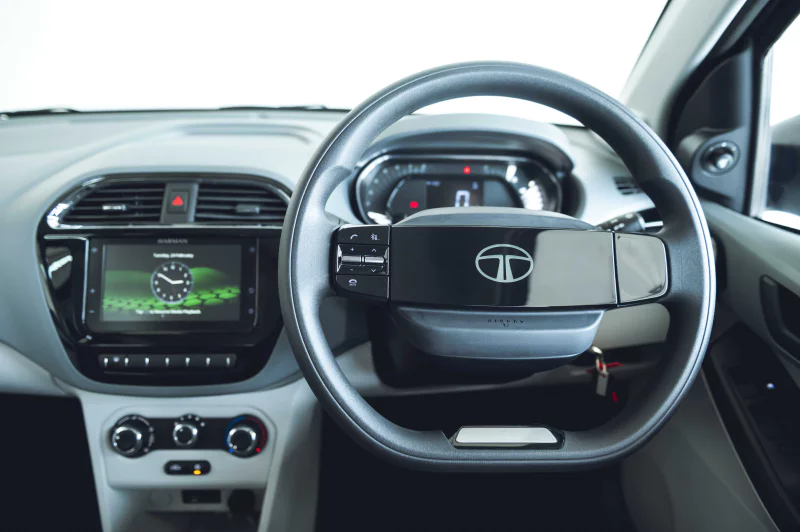 Vehicle Image for 16/24for Tata Tiago 1.2 XT MT
