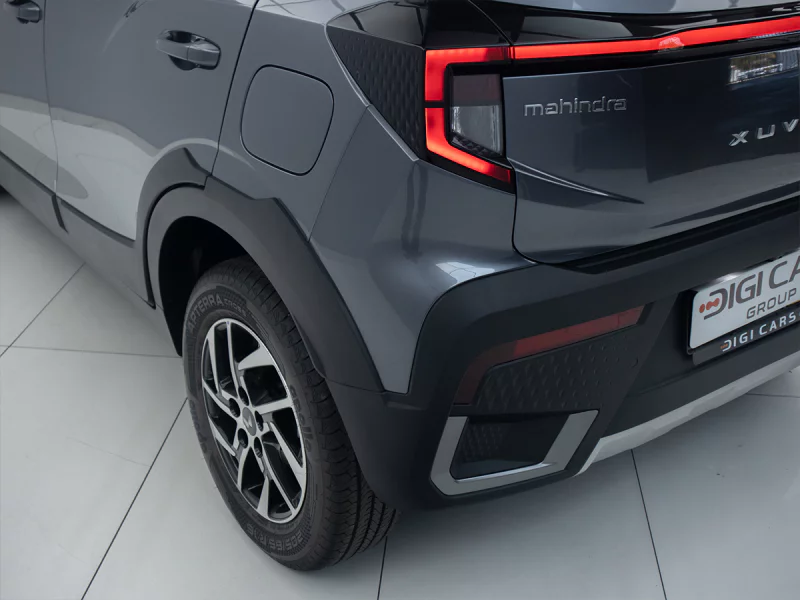 Vehicle Image for 8/24for Mahindra XUV3X0 1.2 AX5 AT