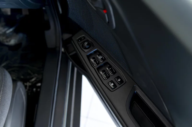 Vehicle Image for 23/29for Mahindra XUV3X0 1.2 MX3 AT
