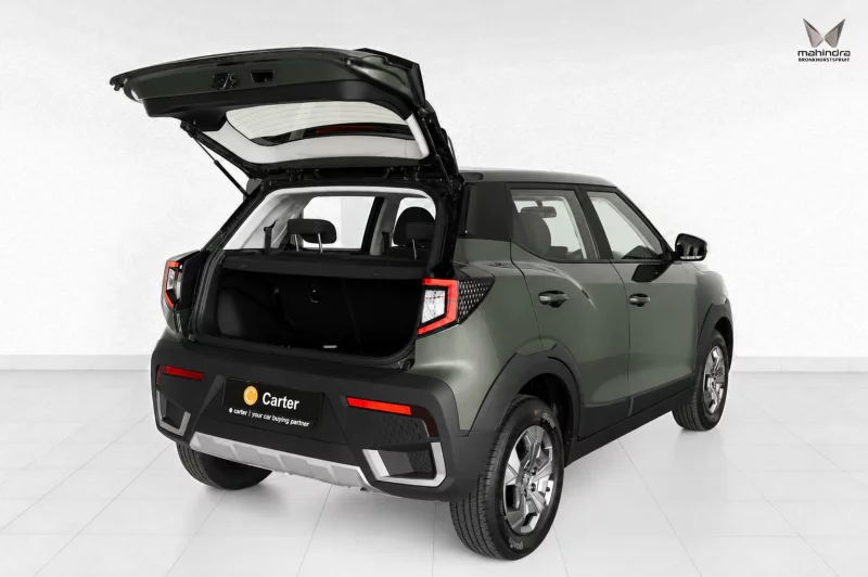 Vehicle Image for 13/29for Mahindra XUV3X0 1.2 MX3 AT