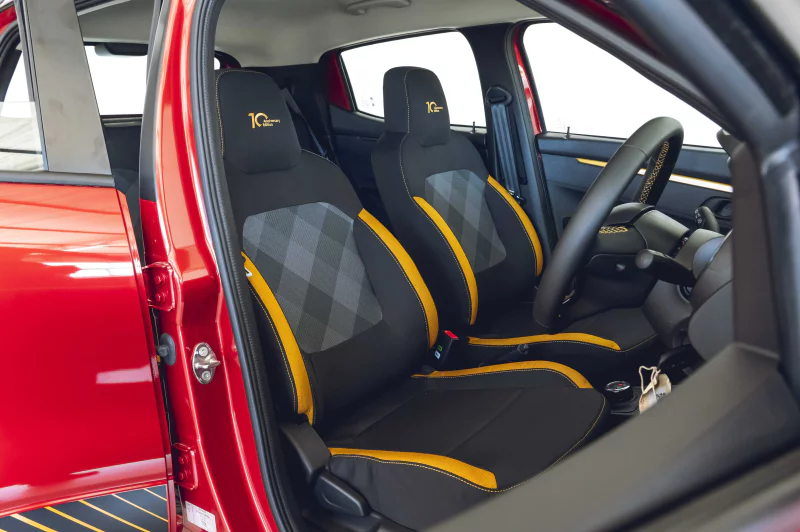 Vehicle Image for 22/22for Renault Kwid Limited Edition 1.0l AMT Ed 10 YR