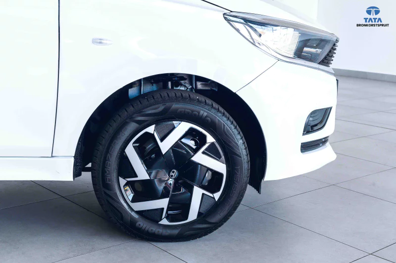 Vehicle Image for 11/26for Tata Tiago 1.2 XM MT
